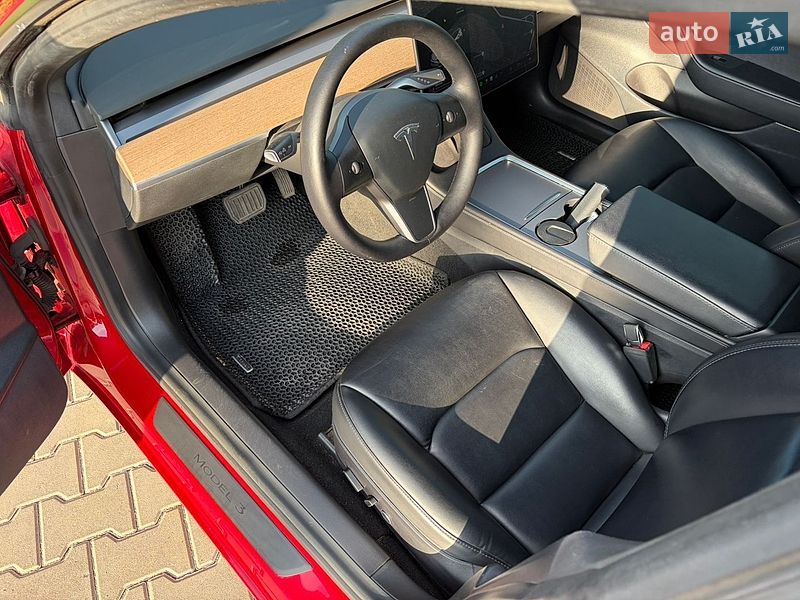 Седан Tesla Model 3 2021 в Киеве