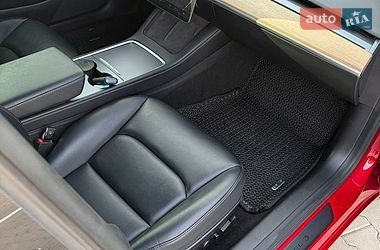 Седан Tesla Model 3 2021 в Киеве