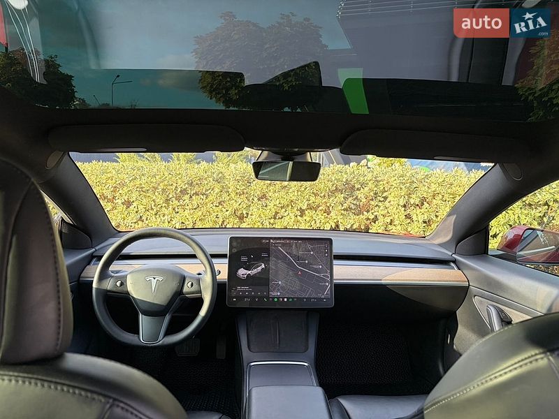Седан Tesla Model 3 2021 в Киеве