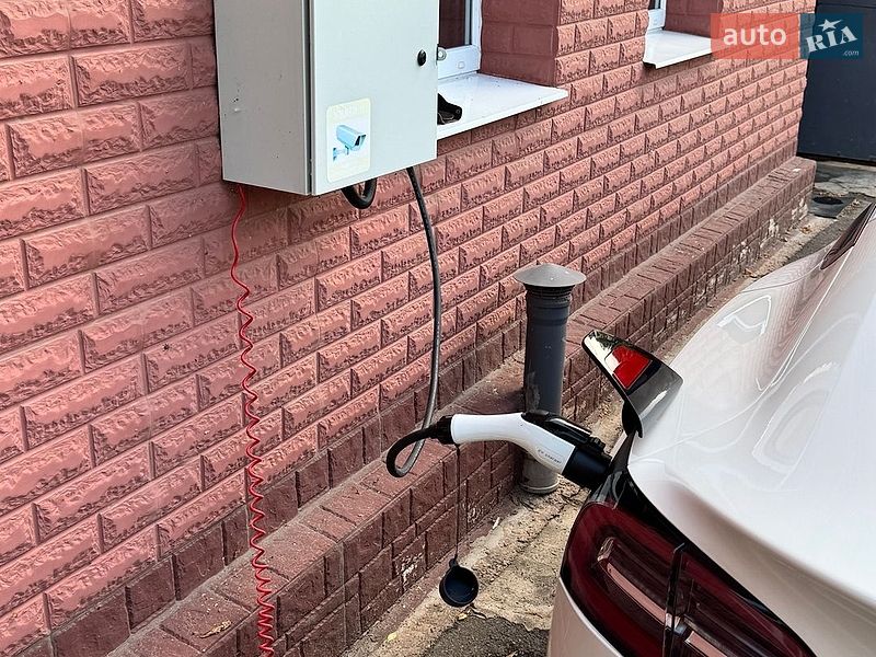 Седан Tesla Model 3 2021 в Кривому Розі