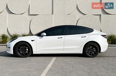 Седан Tesla Model 3 2021 в Луцке