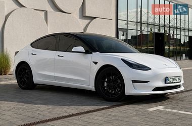 Седан Tesla Model 3 2021 в Луцке