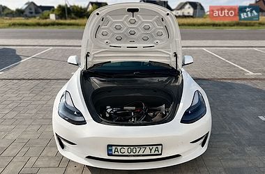 Седан Tesla Model 3 2021 в Луцке