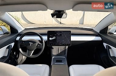 Седан Tesla Model 3 2021 в Луцке
