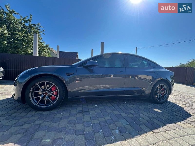 Седан Tesla Model 3 2020 в Городку