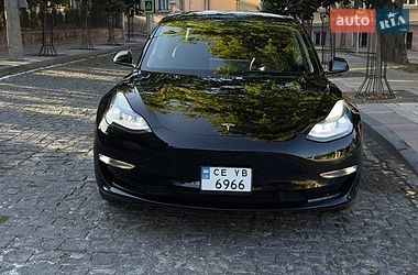 Седан Tesla Model 3 2022 в Черновцах