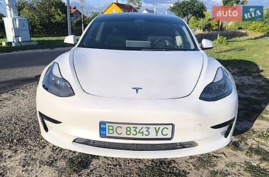 Седан Tesla Model 3 2022 в Львове