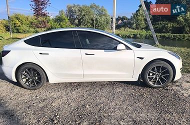 Седан Tesla Model 3 2022 в Львове