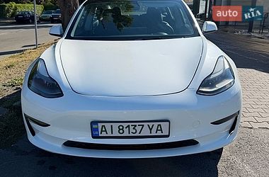 Седан Tesla Model 3 2023 в Києві