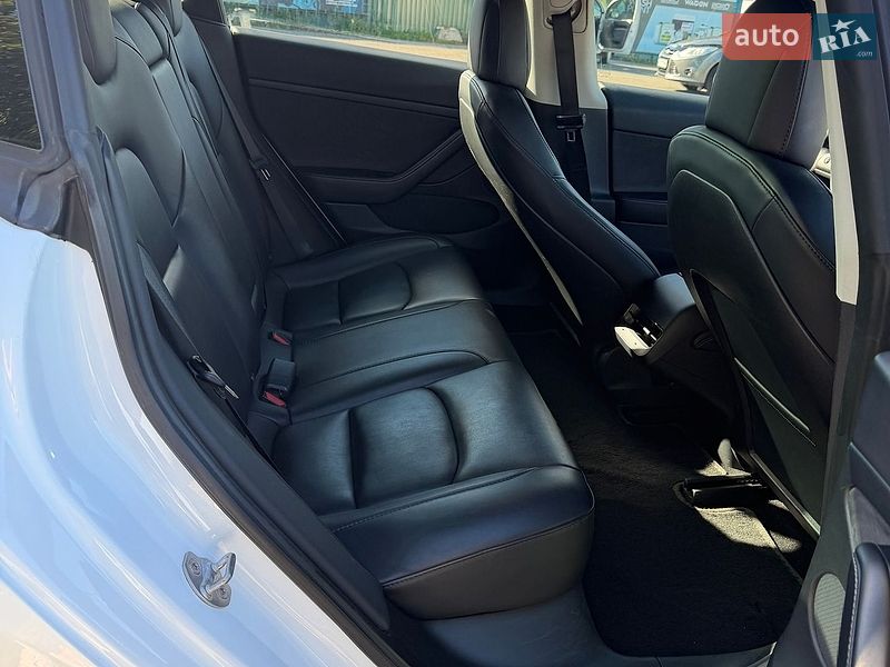 Седан Tesla Model 3 2023 в Киеве фото 16 Седан Tesla Model 3 2023 в Киеве
