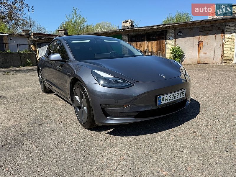 Седан Tesla Model 3 2022 в Киеве