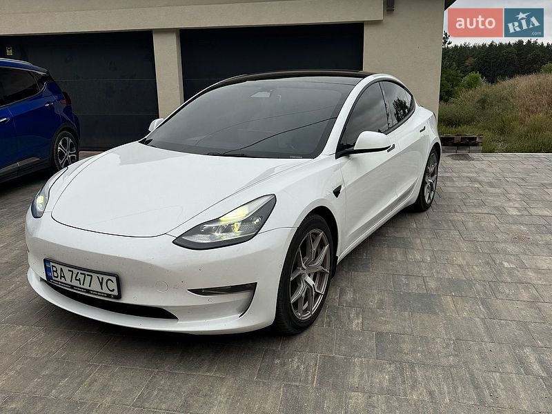 Tesla Model 3 2022