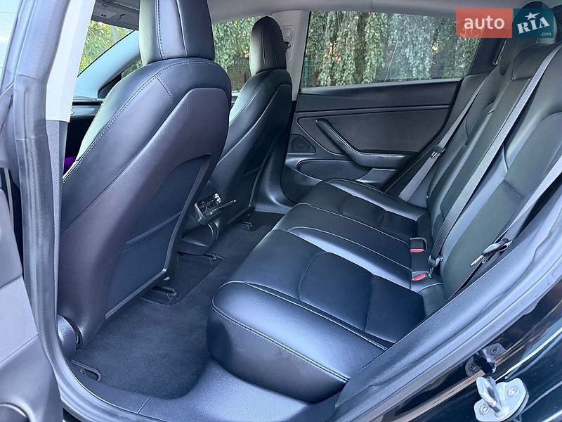 Седан Tesla Model 3 2018 в Николаеве
