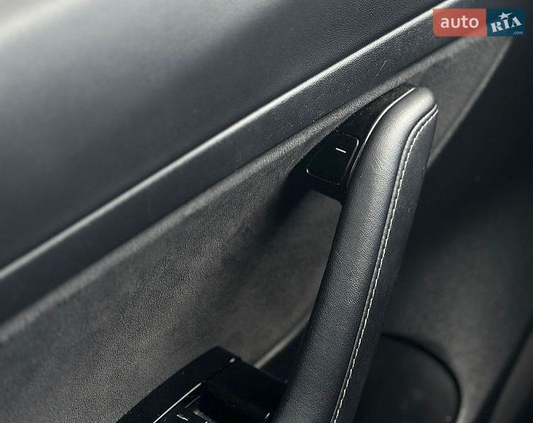 Седан Tesla Model 3 2018 в Ивано-Франковске