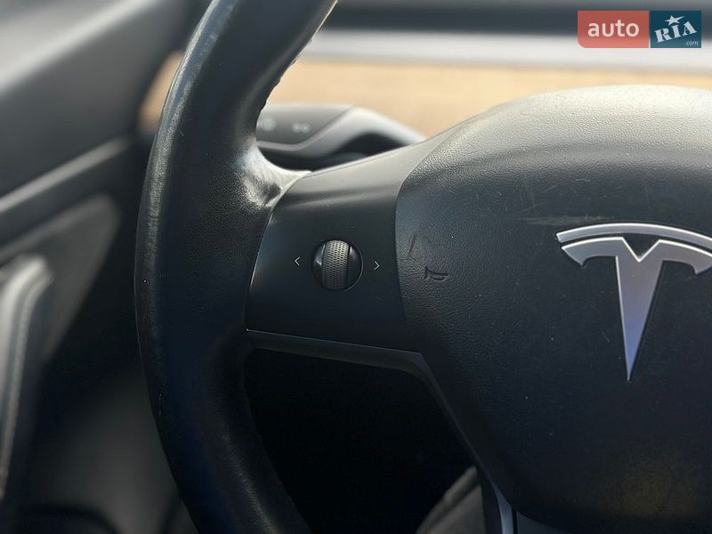 Седан Tesla Model 3 2018 в Ивано-Франковске