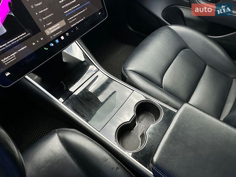 Седан Tesla Model 3 2018 в Ивано-Франковске