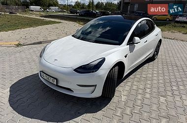 Седан Tesla Model 3 2022 в Броварах