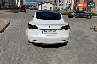 Седан Tesla Model 3 2022 в Броварах