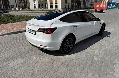 Седан Tesla Model 3 2022 в Броварах