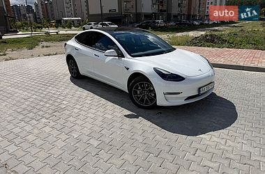 Седан Tesla Model 3 2022 в Броварах