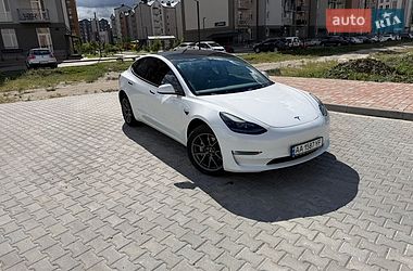 Седан Tesla Model 3 2022 в Броварах