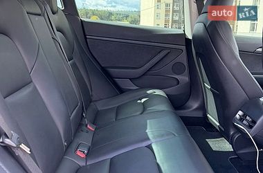 Седан Tesla Model 3 2022 в Броварах