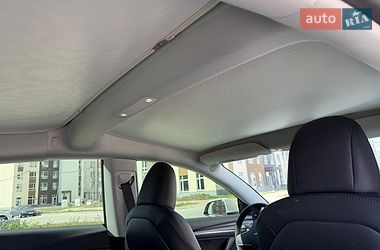 Седан Tesla Model 3 2022 в Броварах