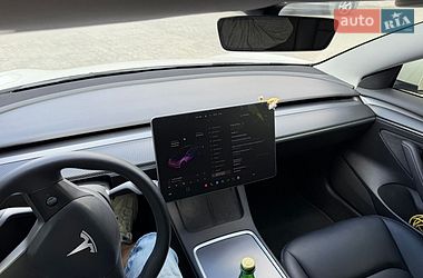 Седан Tesla Model 3 2022 в Броварах