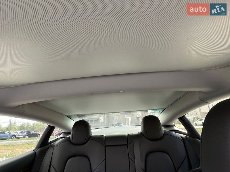 Седан Tesla Model 3 2022 в Броварах