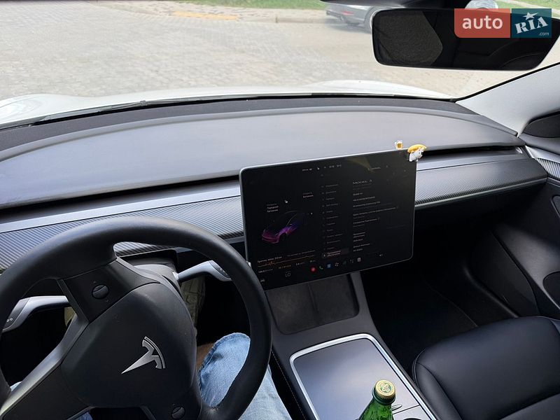 Седан Tesla Model 3 2022 в Броварах