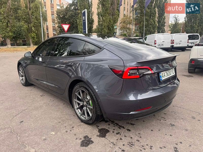 Седан Tesla Model 3 2022 в Полтаві