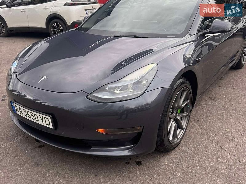 Седан Tesla Model 3 2022 в Полтаві