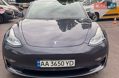Седан Tesla Model 3 2022 в Полтаві