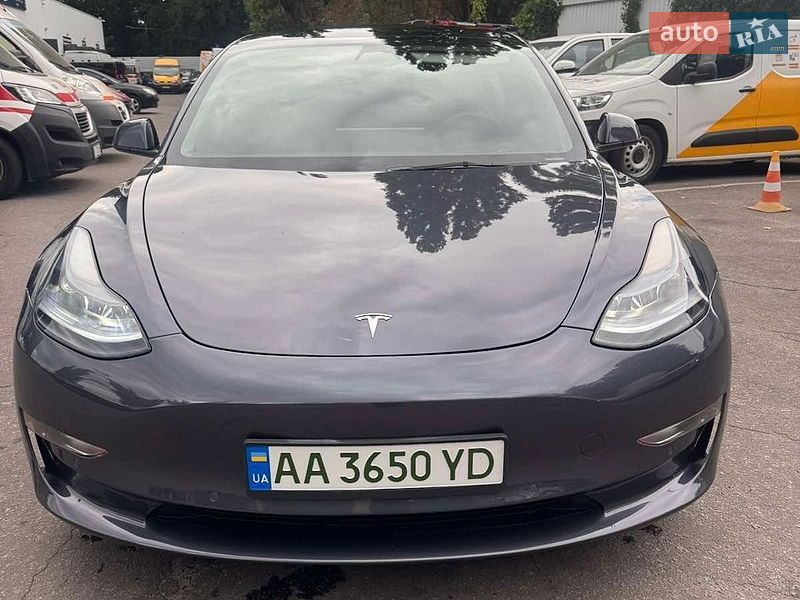 Седан Tesla Model 3 2022 в Полтаві