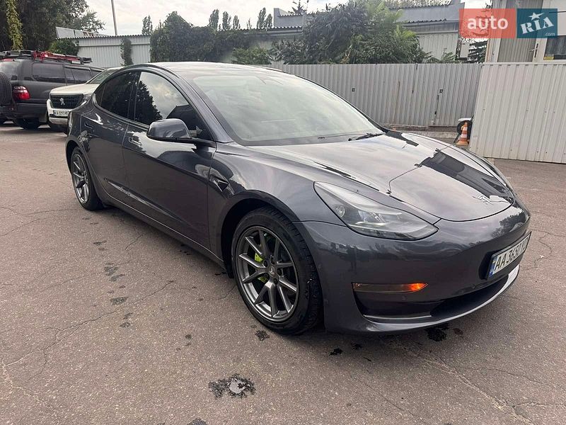 Седан Tesla Model 3 2022 в Полтаві