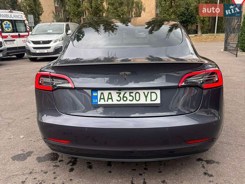 Седан Tesla Model 3 2022 в Полтаві