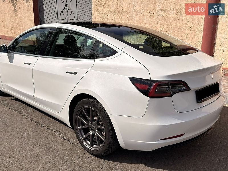 Седан Tesla Model 3 2020 в Ковеле