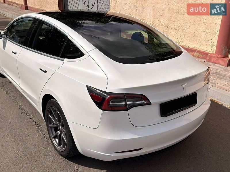 Седан Tesla Model 3 2020 в Ковеле
