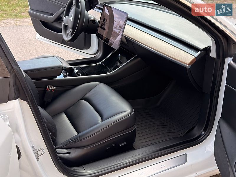 Седан Tesla Model 3 2020 в Ковеле