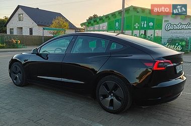 Седан Tesla Model 3 2022 в Вараші