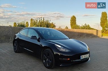 Седан Tesla Model 3 2022 в Вараші