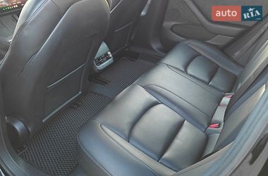 Седан Tesla Model 3 2022 в Вараші