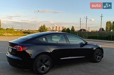 Седан Tesla Model 3 2022 в Вараші