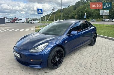 Седан Tesla Model 3 2019 в Луцке
