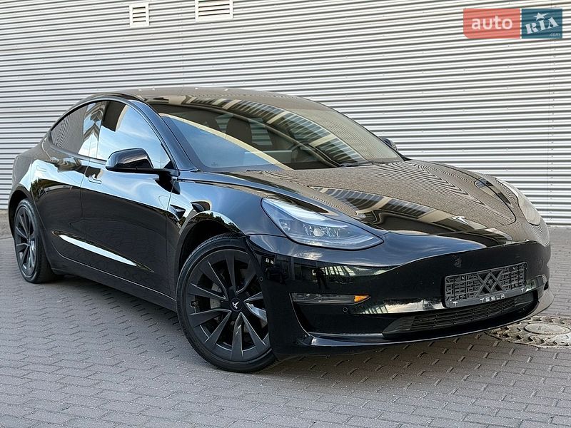 Tesla Model 3 2022