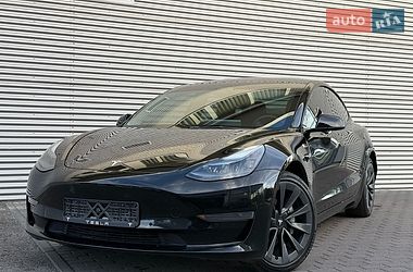 Седан Tesla Model 3 2022 в Рівному