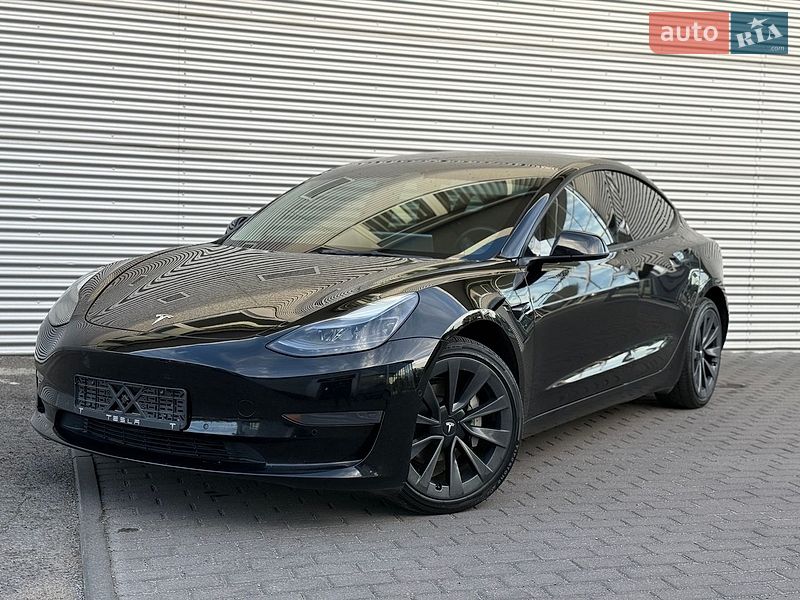 Tesla Model 3 2022