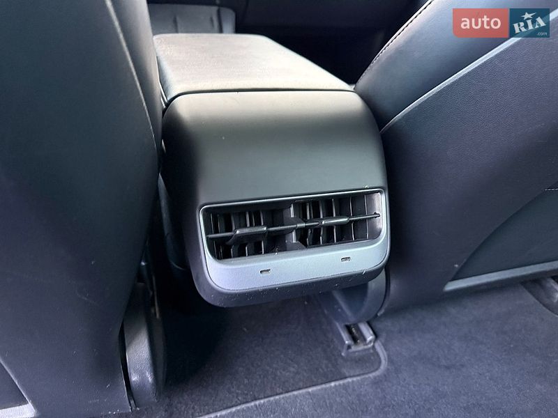 Седан Tesla Model 3 2022 в Рівному