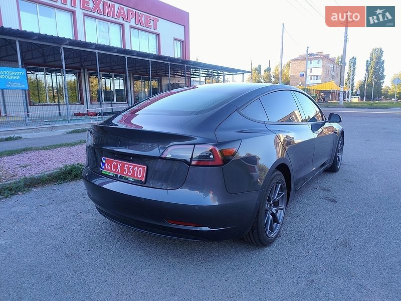 Седан Tesla Model 3 2018 в Киеве
