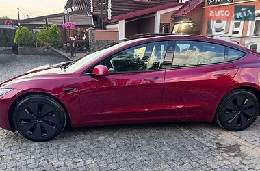 Седан Tesla Model 3 2025 в Львове
